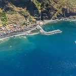 Yellow Wave * Paul do Mar (Madeira)