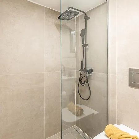 Yellow Wave Semesterbostad