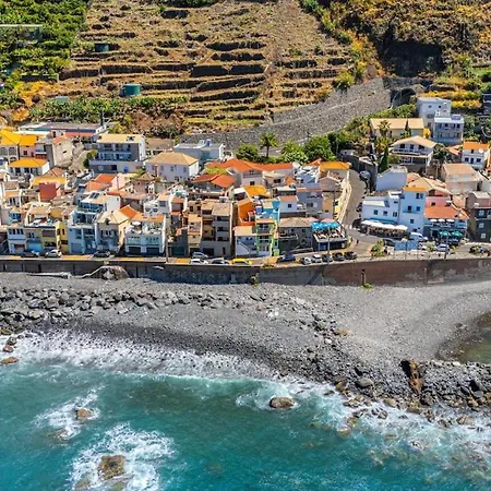 Yellow Wave * Paul do Mar (Madeira)