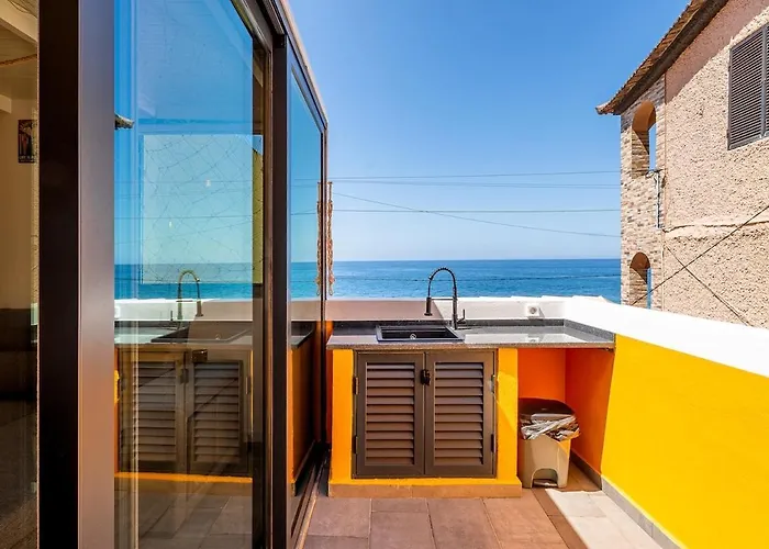 Yellow Wave * Paul do Mar (Madeira)