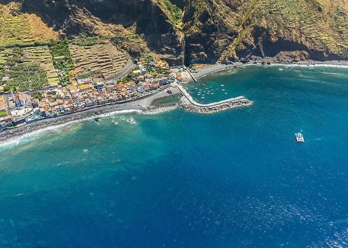 Yellow Wave * Paul do Mar (Madeira)