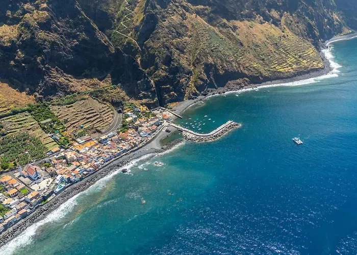 Yellow Wave Semesterbostad